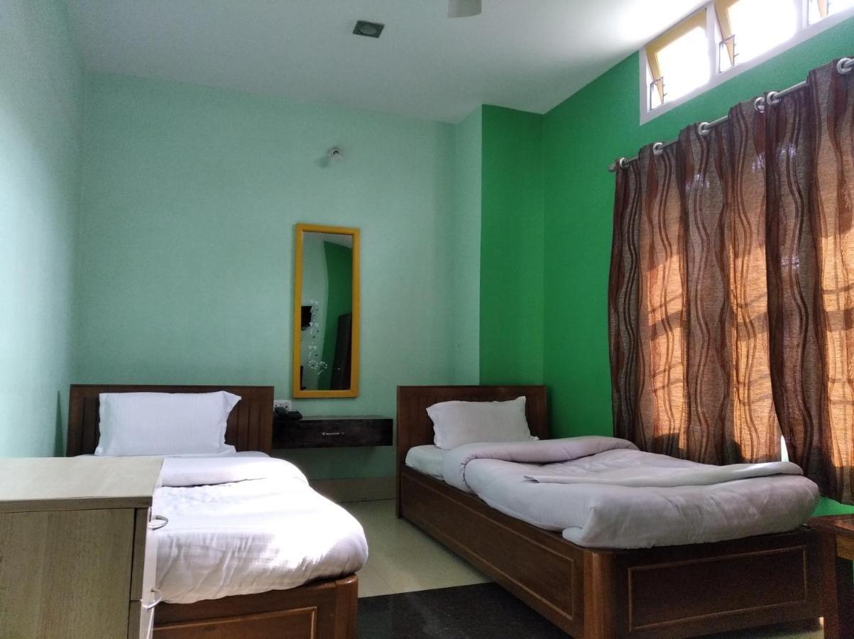 Hotel Pine Yard Tezpur Dış mekan fotoğraf